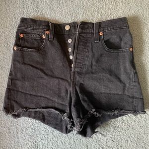 black levi’s shorts size 27 (super high rise)